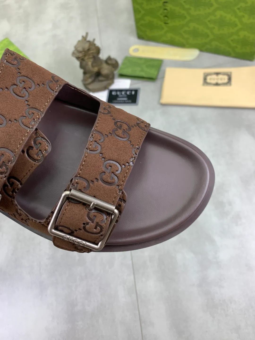 Men's Men's Shoes💰P340💰[New Style]🎁🎁🎁 High-quality GUCCI new casual slippers for the Year of the Snake, original official website, perfect workmanship, transmitting a kind of noble luxury, sublimating its definition of luxury in Gucci's high-end extraordinary craftsmanship. Original Gucci double G combination outsole, code number: 38-44 (45 customized)